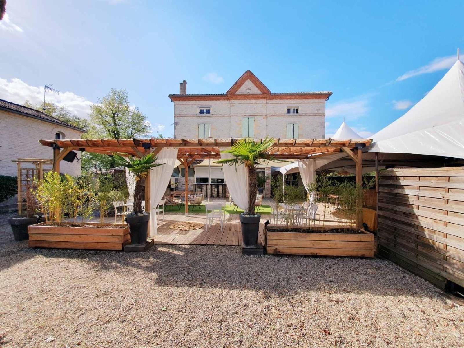 Bed & Breakfast Domaine Le Baraillot, Et Repas D'hotes, Soiree Etape Aiguillon