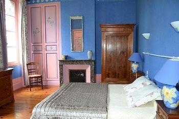Domaine Le Baraillot, Et Repas D'hotes, Soiree Etape Aiguillon