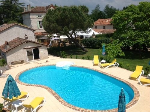 Domaine Le Baraillot, Et Repas D'hotes, Soiree Etape Aiguillon