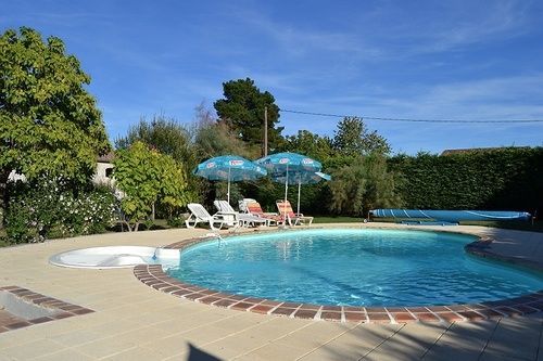 Bed & Breakfast Domaine Le Baraillot, Et Repas D'hotes, Soiree Etape Aiguillon