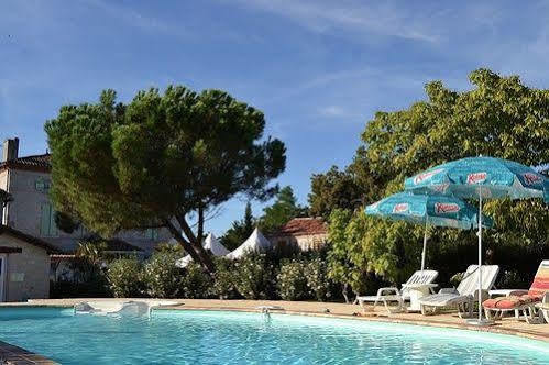 Frühstückspension Domaine Le Baraillot, Et Repas D'hotes, Soiree Etape Aiguillon